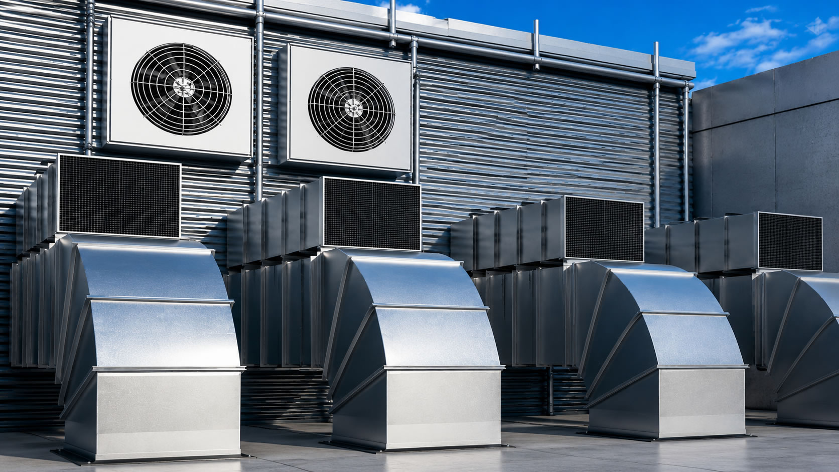 Sistema de ventilación industrial instalado en techo con ductería